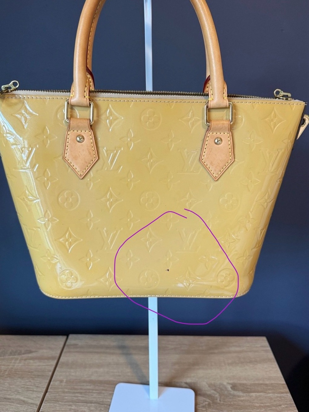 Louis Vuitton Yellow Vernis Alma Satchel w/ matching yellow shoulder strap❣️ - Picture 4 of 17